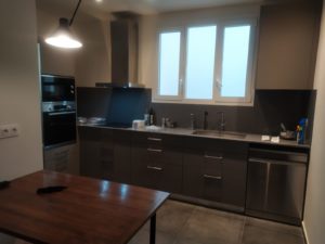 reforma de cocina en Barcelona con mobiliario a medida